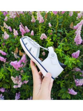 Детские босоножки "Flower" белые