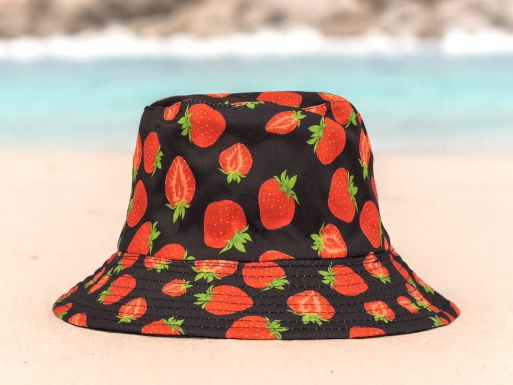 Двостороння панамка "Strawberry" чорна