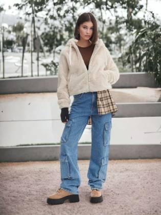 Женская куртка "Fur" бежевая