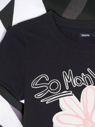 Женская футболка "So manyf" черная