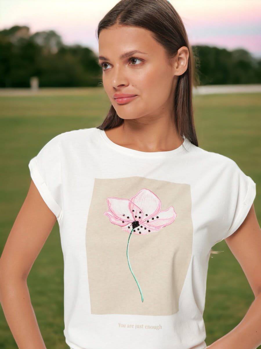 Жіноча футболка "Flower" молочна