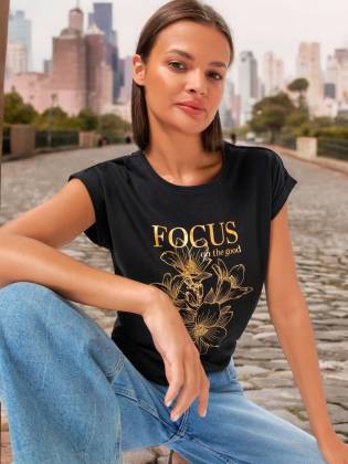 Женская футболка "Focus" черная