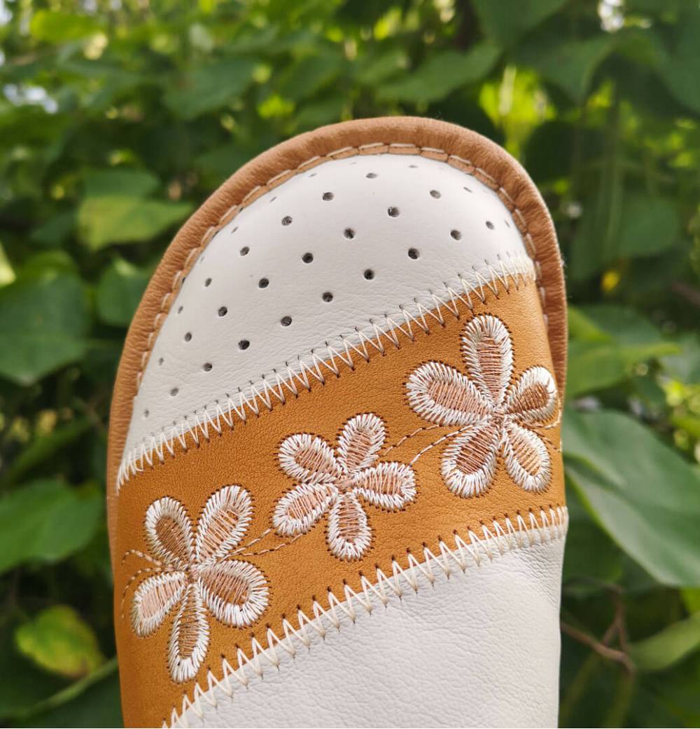 Шкіряні капці "Flower Hot" гірчичні